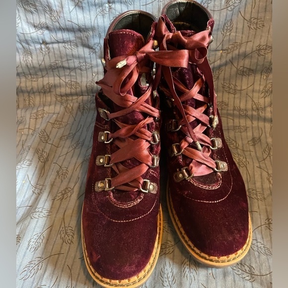 Sam Edelman crushed velvet lug sole combat boots size 7.5 - Picture 3 of 7